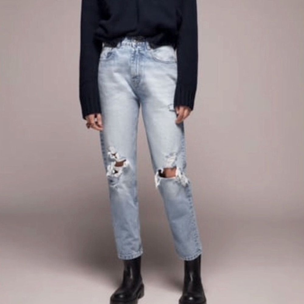 Zara Ripped Mom Fit Jeans Light Wash Blue US Size 2 Distressed High Waist - Picture 2 of 9